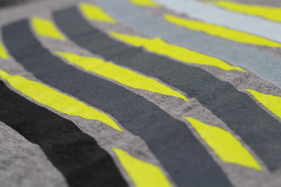 AM95 "Neon" - front graphic detail